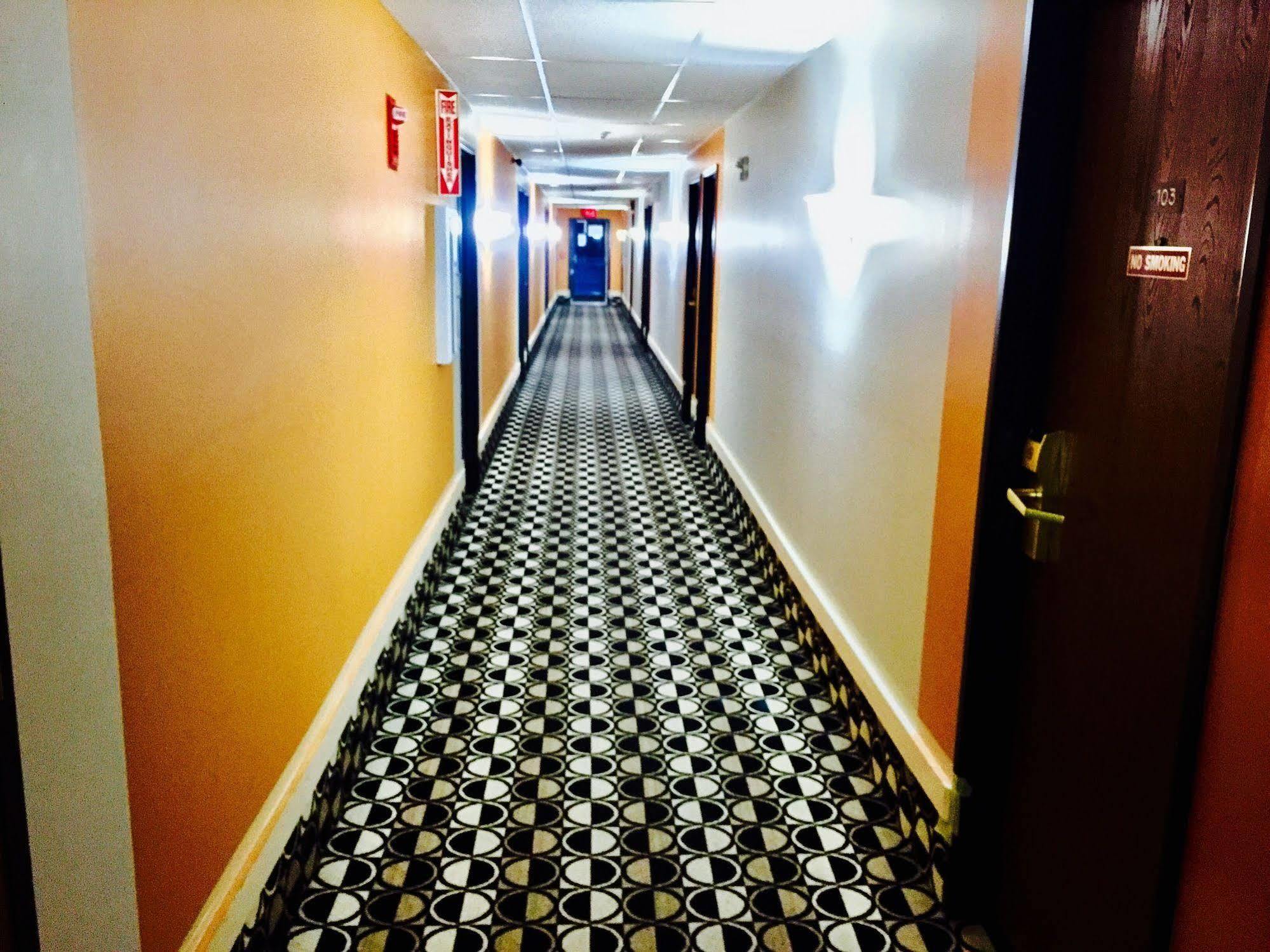 Lyons Inn Extérieur photo